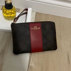 Coach wristlet ⭐️💫🌟